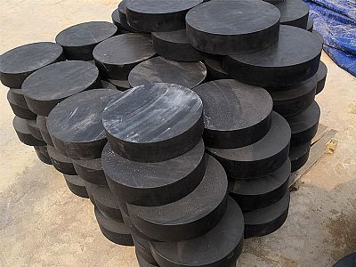 八公山板式橡胶支座由若干层橡胶片与薄钢板经加压硫化